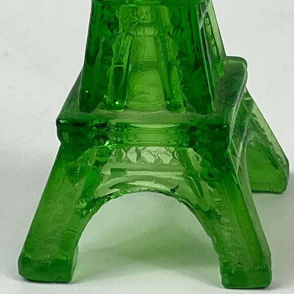 Green Glass Eiffel Tower Paris Souvenir Decorative Figurine 5.5 Inch Vintage Art - Picture 4 of 8